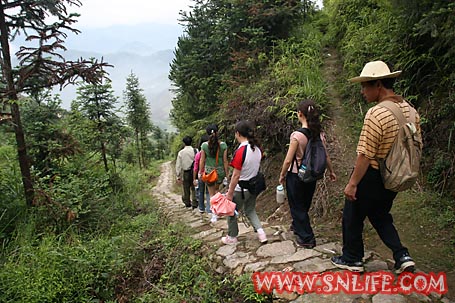 翻山越岭，只为反假